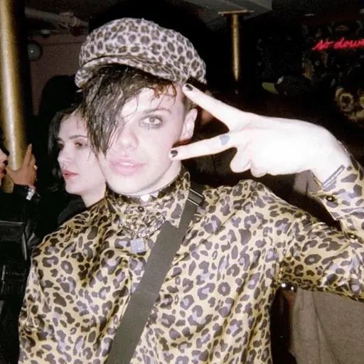 Стикер «YUNGBLUD-6»